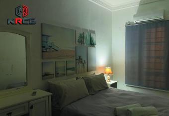 KRCB Corner Lot Holiday Home Kajang has Balcony rooms