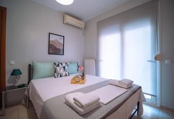 Little Emerald - Central Spot Apartments has Balcony rooms