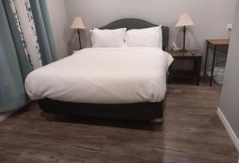 Splendid Place allows 18 year olds to book a room