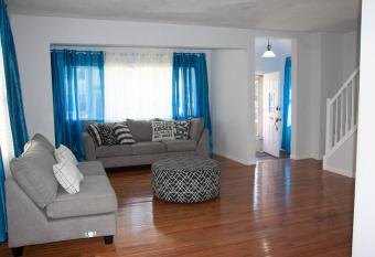 Heavenly Home in New Haven has Balcony rooms