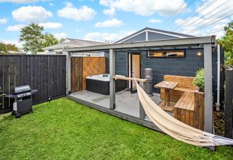 Studio Unit with Outdoor Bathtub close to Airport has Smoking rooms