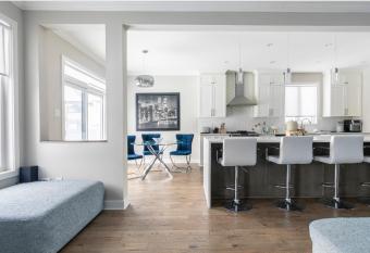 Cheerful and exquisite 1 bedroom allows 18 year olds to book a room