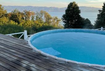 Minihane Sapanca allows 18 year olds to book a room