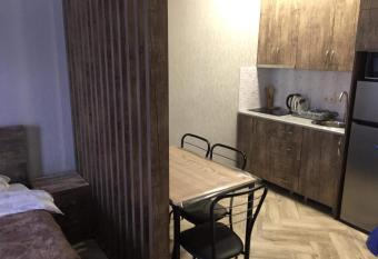                                             has rooms with a private hot tub