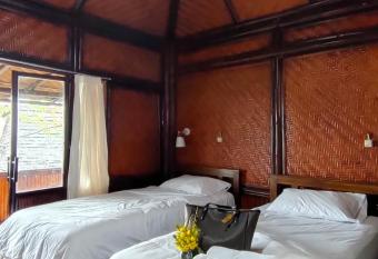 Kelimutu Paradiso Resort has Balcony rooms