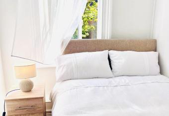 Spacious 6 double-bed rooms opposite C2C Southend allows 18 year olds to book a room