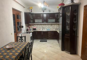 Guest House Pogradec has Balcony rooms