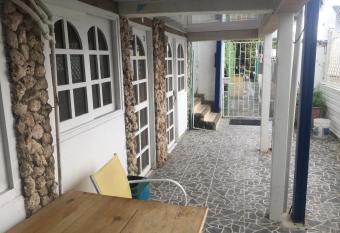 Habitaciones kayakbyrdhl allows 18 year olds to book a room