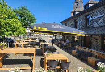 Hotel au central has Balcony rooms