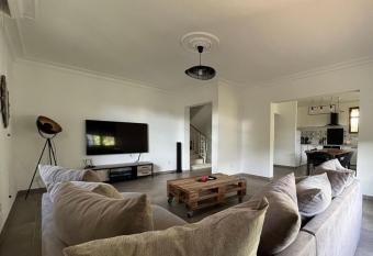 Grande maison Perpignan has Balcony rooms