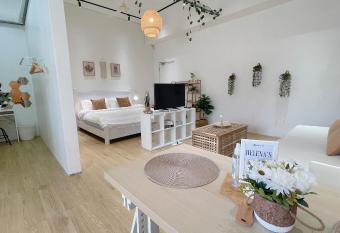 Helena   s Studio Suite Gerik has Balcony rooms