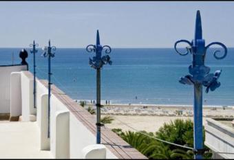 C  sar allows 18 year olds to book a room