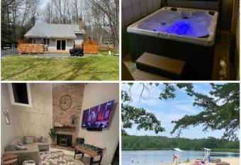 Modern Home near Lake w HotTub, Game Room, Fireplace has rooms with a private hot tub