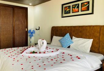 Grand Sea Shades Goa has Balcony rooms