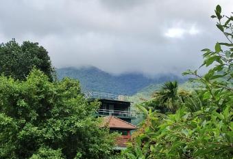 Moon Light Home Stay has Balcony rooms