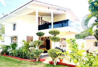 Luxurious Villa at Hyderabad-Close by RGIA Airport has Balcony rooms