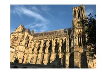 REIMS- S  jour en amoureux baln  o allows 18 year olds to book a room
