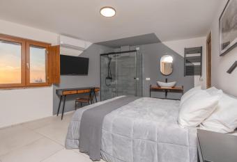 Civico 22 allows 18 year olds to book a room