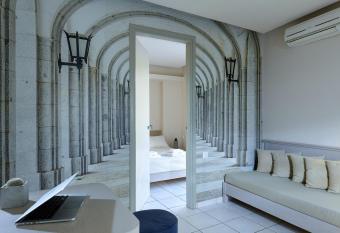 Prime Studio in Heraklion Center allows 18 year olds to book a room