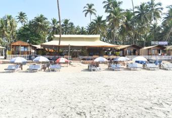 Semyon has Smoking/Balcony rooms