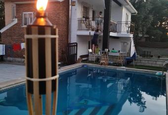 Alojamiento La Casita IHG allows 18 year olds to book a room