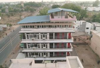 Gangeshwar Guest House allows 18 year olds to book a room