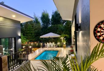 Bonnie Baan Private Pool Villa, Mae Rim allows 18 year olds to book a room