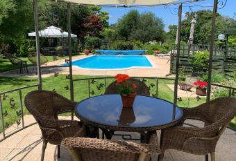 La Sellerie at No 17 has Balcony rooms