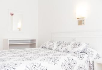 Rey Fernando allows 18 year olds to book a room