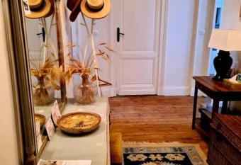 Appartement d exception au c  ur de Bordeaux has Balcony rooms