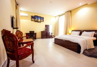 Exquisite 1-bedroom service apartment allows 18 year olds to book a room