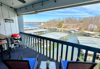 Lakefront, Remodeled, Sleeps 4, Boat Slip, Patio, WiFi, Cable, Pool has Balcony rooms
