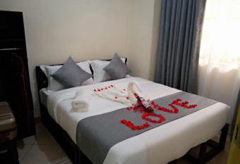 Husnah furnished apartment allows 18 year olds to book a room