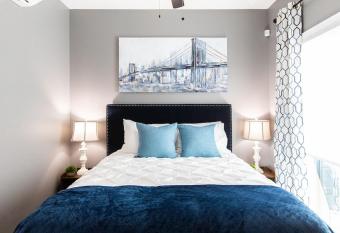 Professionals-Restaurants-FastWiFi-A C-Desk- Pets has Balcony rooms