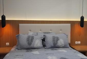 Ruby Apartment #13 has Balcony rooms