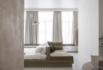 Patina guesthouse allows 18 year olds to book a room