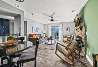 Hesed Mountain Haven allows 18 year olds to book a room