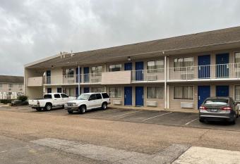 Studio 6 Millington Tn allows 18 year olds to book a room