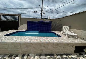 Casa com piscina S  o Vicente has Smoking rooms