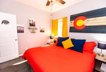 The Ganja Getaway has Balcony rooms