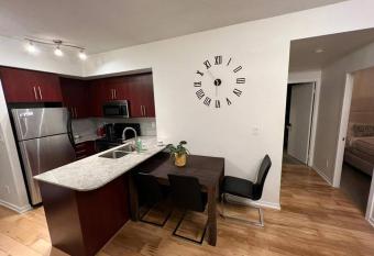 Prestigious 2-bdrm Condo in the Heart of Toronto has Balcony rooms