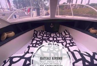 Bateaux Corbilo d  tente et relaxation allows 18 year olds to book a room