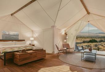 ULUM Moab has rooms with a private hot tub