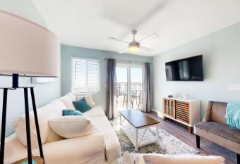 Plantation East #4410 has Balcony rooms