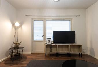 Tilava huoneisto Helsingiss   has Balcony rooms