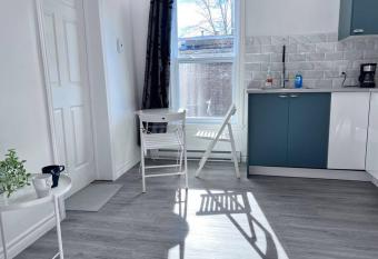 Fully renovated entire house 15 min to Montreal allows 18 year olds to book a room