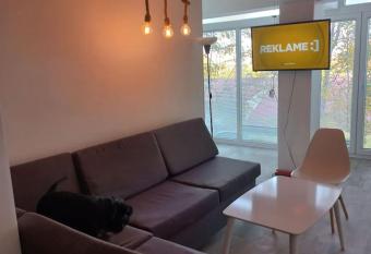 Lovely 1- bedroom condo close to downtown allows 18 year olds to book a room