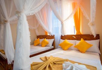 FARAJAH 3BR BY MTWAPA HOMESTAY has Balcony rooms