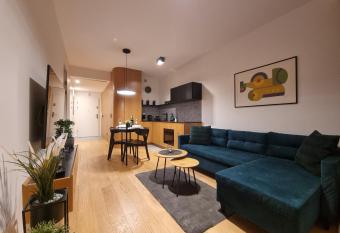 Premium Apartments Rzesz  w Gold allows 18 year olds to book a room