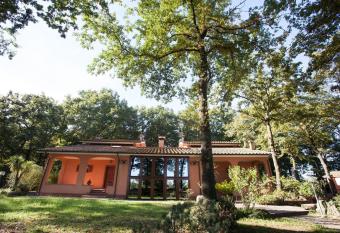 Guest House La Selvotta allows 18 year olds to book a room